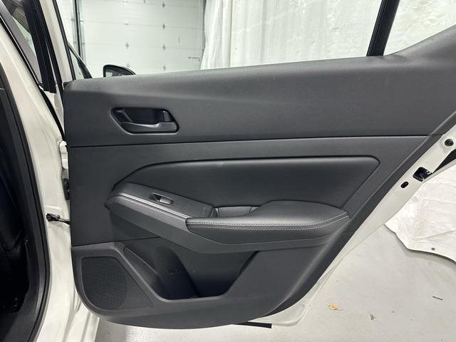 Photo of 2024 Pearl White Tricoat Nissan Altima