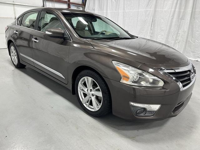 Photo of 2015 Java Metallic Nissan Altima