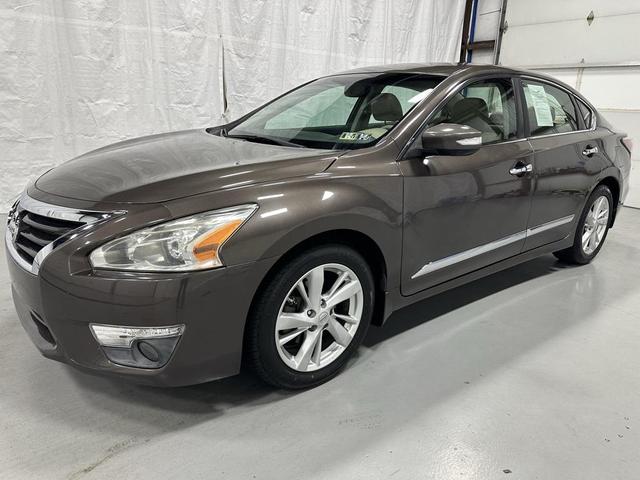 Photo of 2015 Java Metallic Nissan Altima
