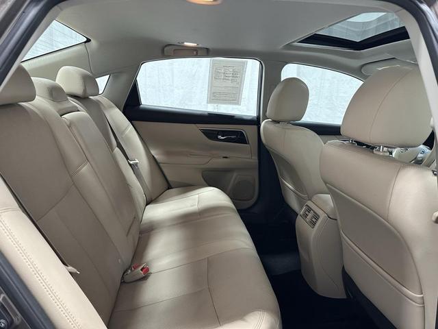Photo of 2015 Java Metallic Nissan Altima