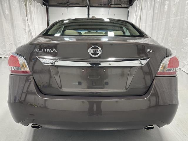 Photo of 2015 Java Metallic Nissan Altima