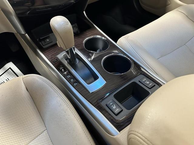 Photo of 2015 Java Metallic Nissan Altima