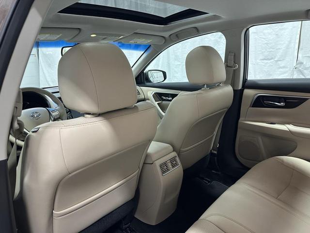 Photo of 2015 Java Metallic Nissan Altima