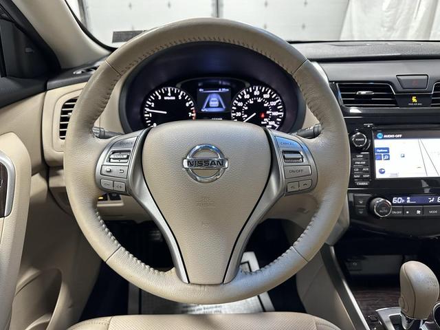 Photo of 2015 Java Metallic Nissan Altima