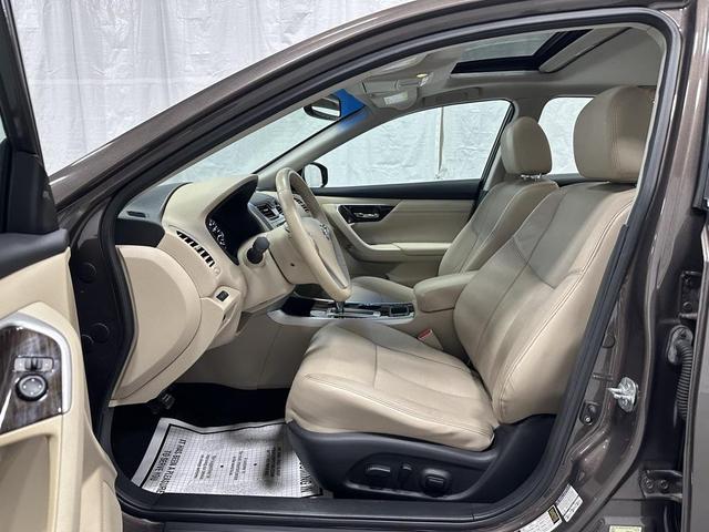 Photo of 2015 Java Metallic Nissan Altima