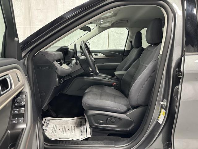 Photo of 2025 Carbonized Gray Metallic Ford Explorer