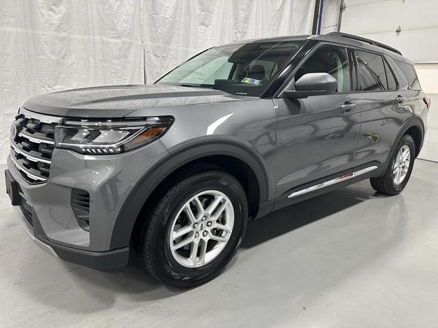 Photo of 2025 Carbonized Gray Metallic Ford Explorer