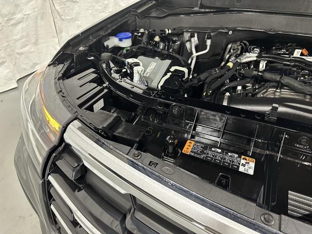 Photo of 2025 Carbonized Gray Metallic Ford Explorer