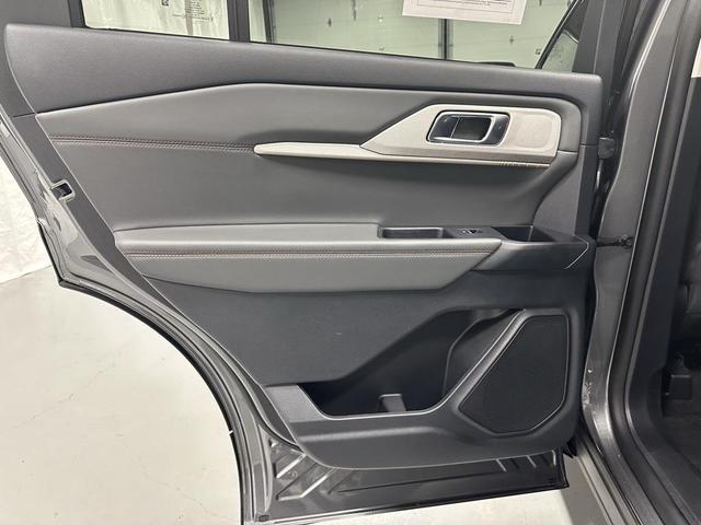Photo of 2025 Carbonized Gray Metallic Ford Explorer