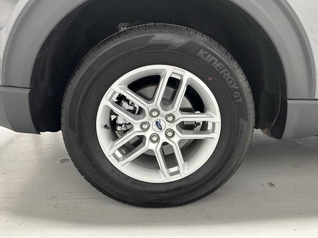 Photo of 2025 Carbonized Gray Metallic Ford Explorer