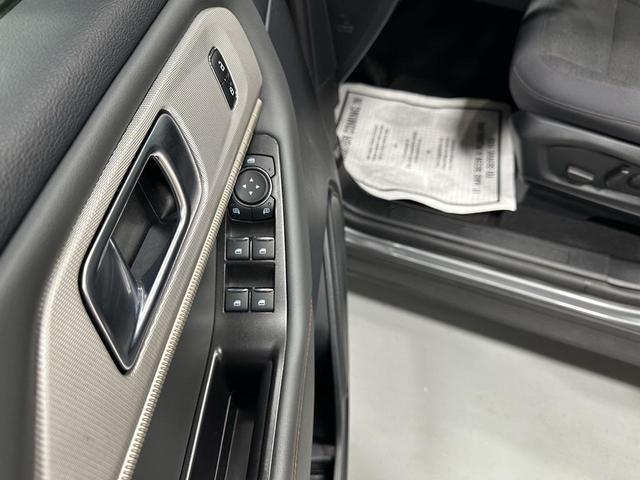 Photo of 2025 Carbonized Gray Metallic Ford Explorer