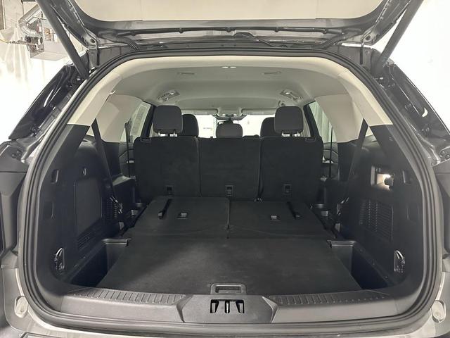 Photo of 2025 Carbonized Gray Metallic Ford Explorer