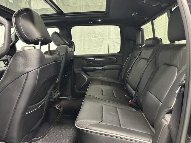 Photo of 2025 Diamond Black Crystal Pearlcoat RAM 1500