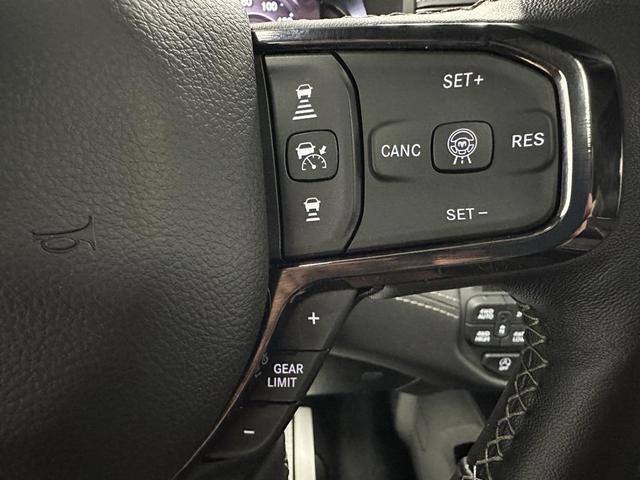 Photo of 2025 Diamond Black Crystal Pearlcoat RAM 1500