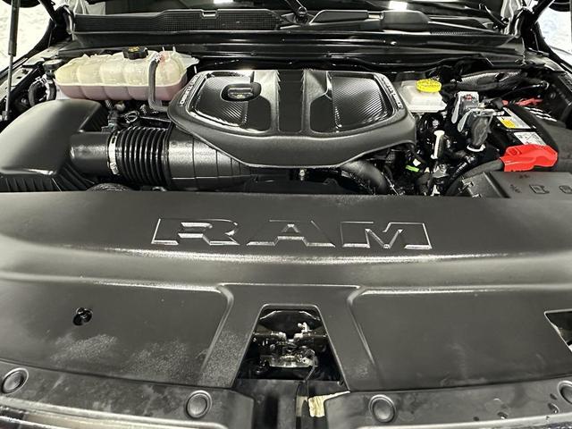 Photo of 2025 Diamond Black Crystal Pearlcoat RAM 1500