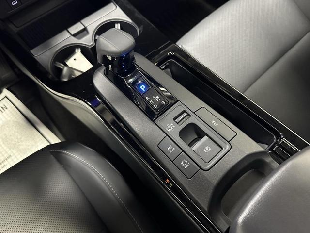 Photo of 2024 Midnight Black Metallic Toyota Prius