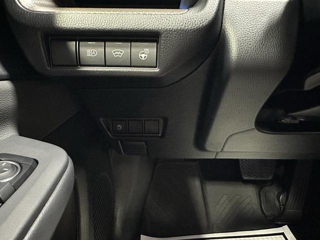 Photo of 2024 Midnight Black Metallic Toyota Prius