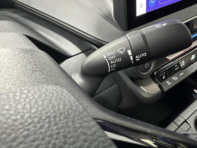 Photo of 2024 Midnight Black Metallic Toyota Prius