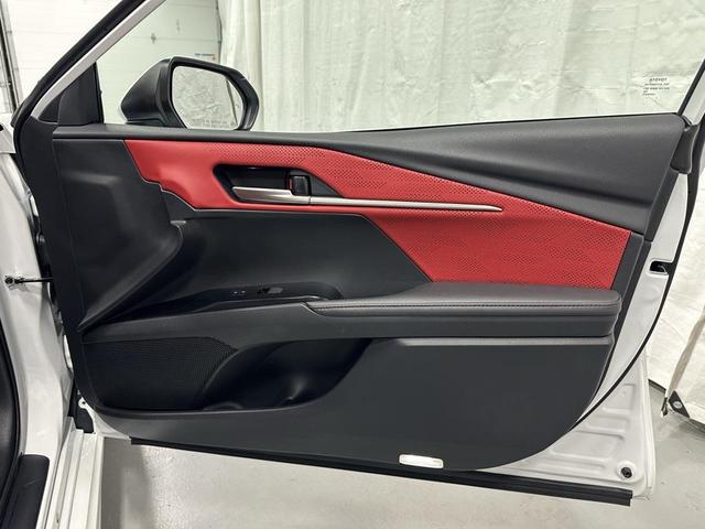 Photo of 2025 Wind Chill Pearl Toyota Camry