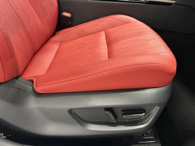 Photo of 2025 Wind Chill Pearl Toyota Camry