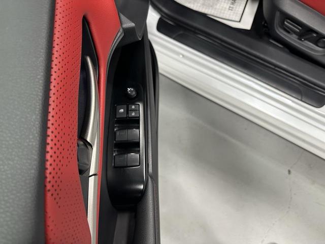 Photo of 2025 Wind Chill Pearl Toyota Camry