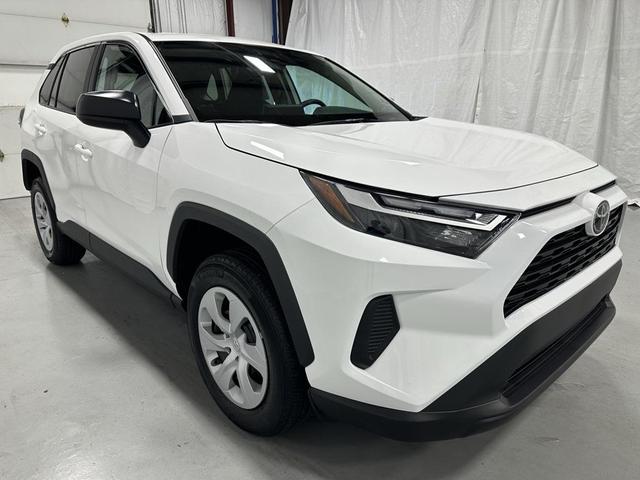 Photo of 2025 Ice Cap Toyota RAV4