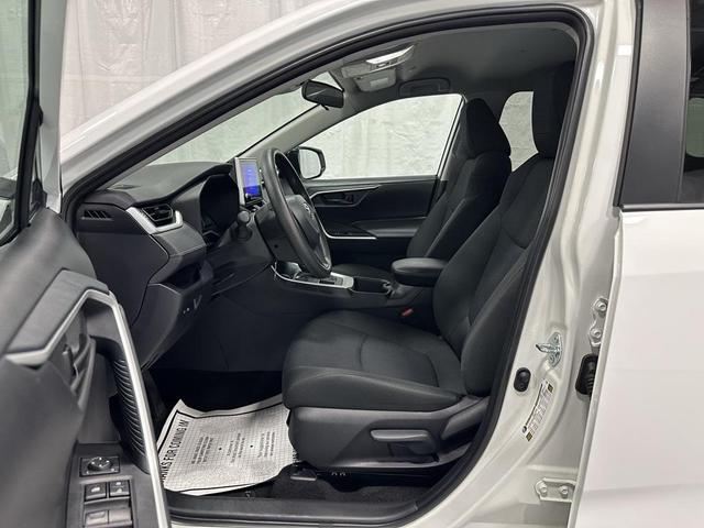 Photo of 2025 Ice Cap Toyota RAV4