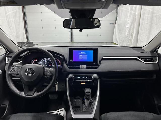 Photo of 2025 Ice Cap Toyota RAV4