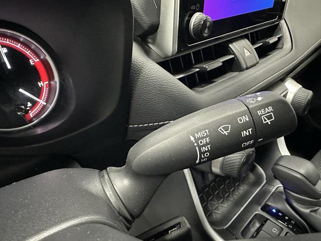 Photo of 2025 Ice Cap Toyota RAV4