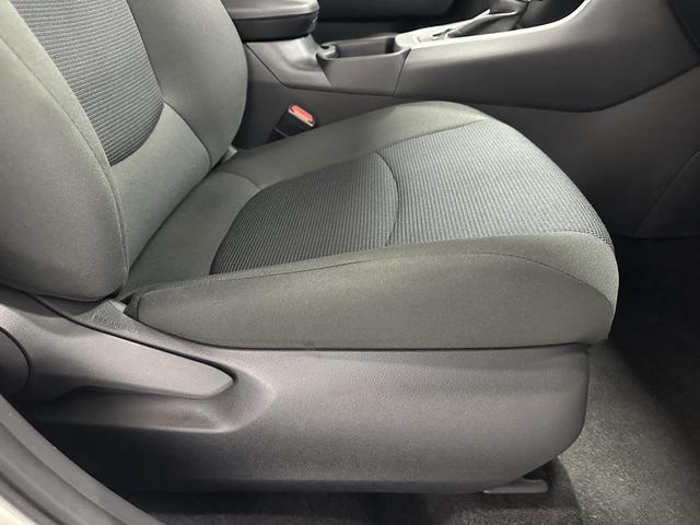 Photo of 2025 Ice Cap Toyota RAV4