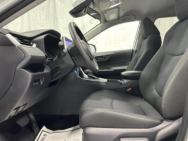 Photo of 2025 Ice Cap Toyota RAV4