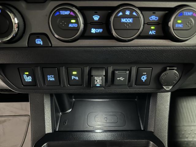 Photo of 2021 Midnight Black Metallic Toyota Tacoma