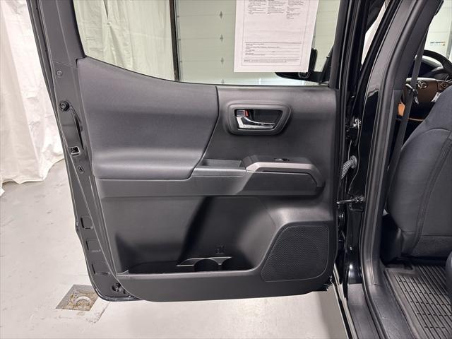 Photo of 2021 Midnight Black Metallic Toyota Tacoma