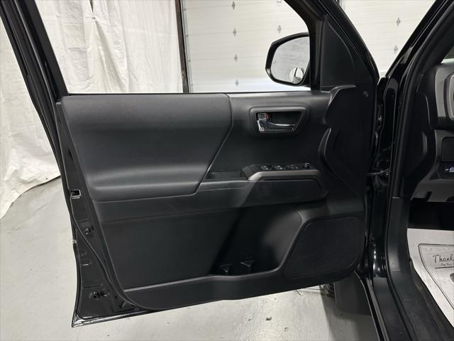 Photo of 2021 Midnight Black Metallic Toyota Tacoma