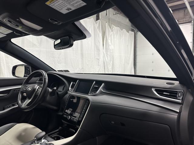 Photo of 2022 Mineral Black INFINITI QX55