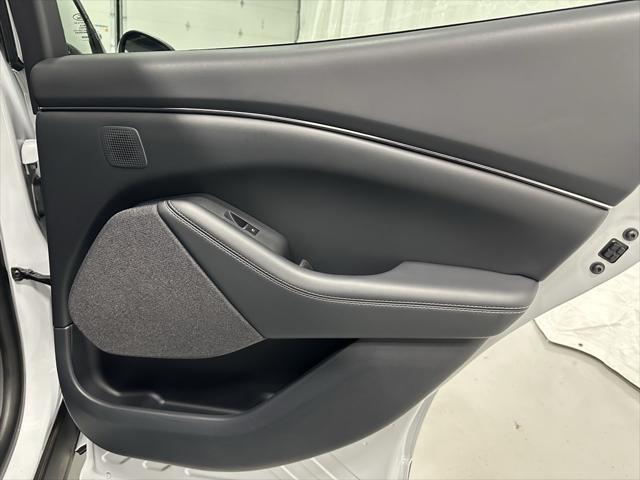 Photo of 2023 Space White Metallic Ford Mustang Mach-E