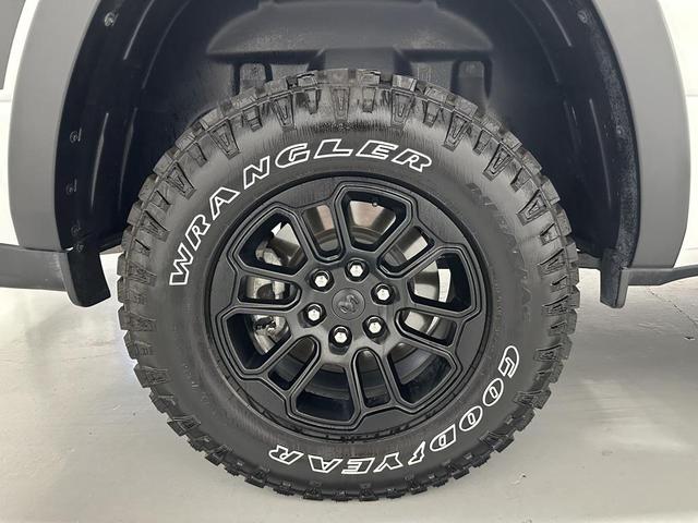 Photo of 2025 Bright White Clearcoat RAM 1500