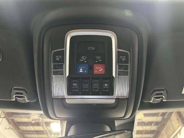 Photo of 2021 Bright White Clearcoat RAM 1500