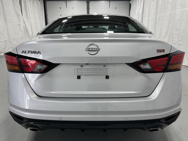 Photo of 2024 Brilliant Silver Metallic Nissan Altima