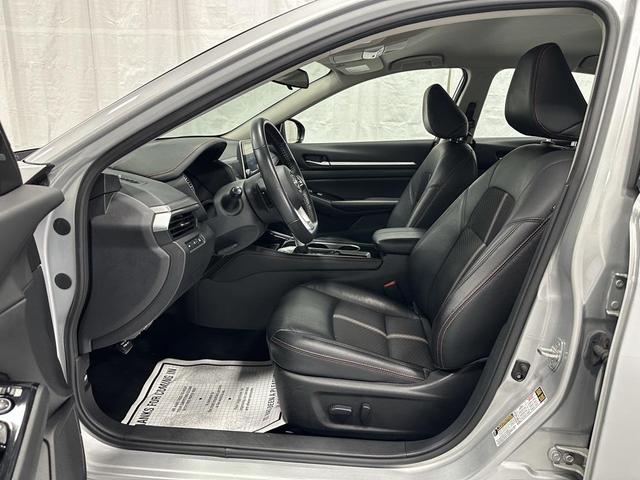 Photo of 2024 Brilliant Silver Metallic Nissan Altima