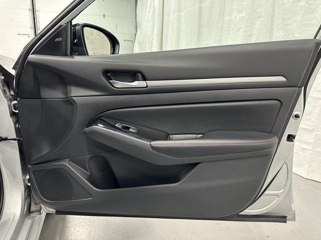 Photo of 2024 Brilliant Silver Metallic Nissan Altima