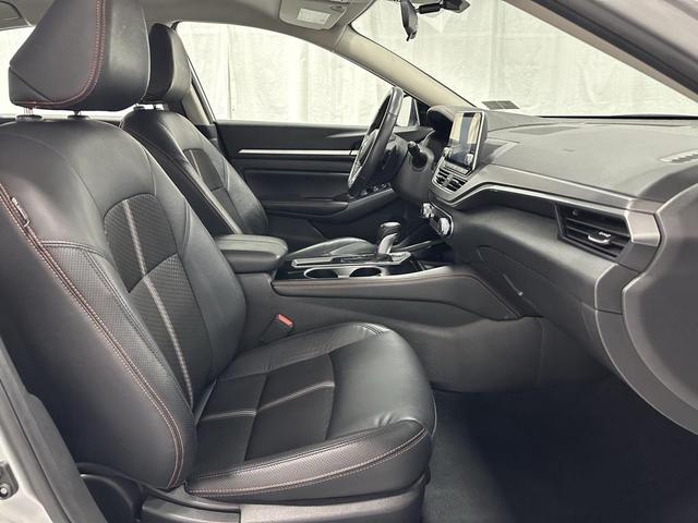 Photo of 2024 Brilliant Silver Metallic Nissan Altima