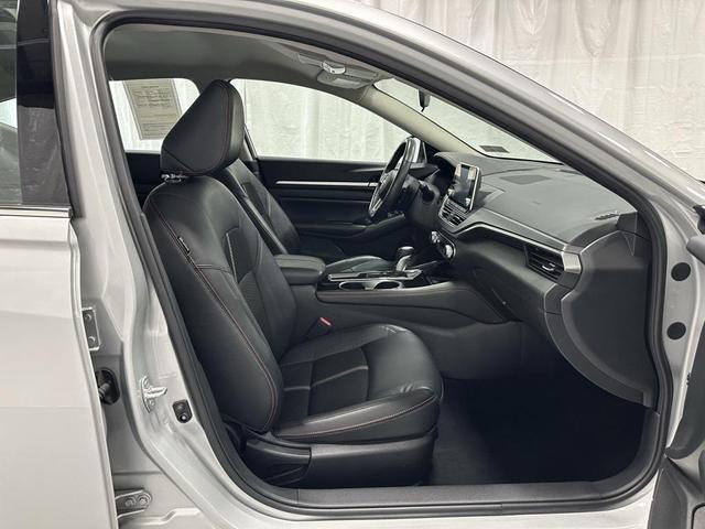 Photo of 2024 Brilliant Silver Metallic Nissan Altima