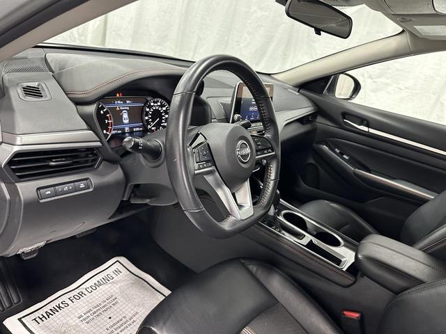Photo of 2024 Brilliant Silver Metallic Nissan Altima