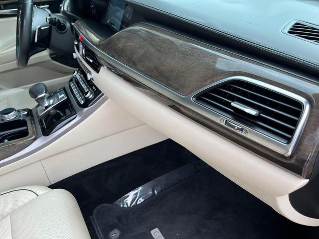 Photo of 2017 Caspian Black Genesis G90