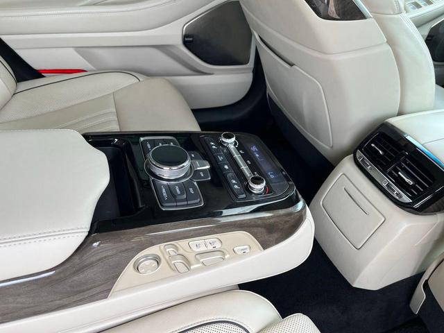 Photo of 2017 Caspian Black Genesis G90