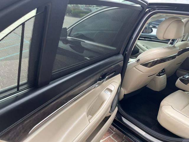 Photo of 2017 Caspian Black Genesis G90