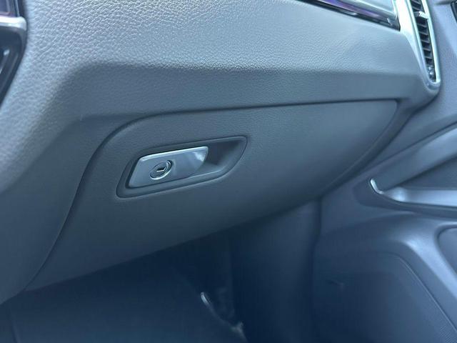 Photo of 2022 Jet Black Metallic Porsche Cayenne