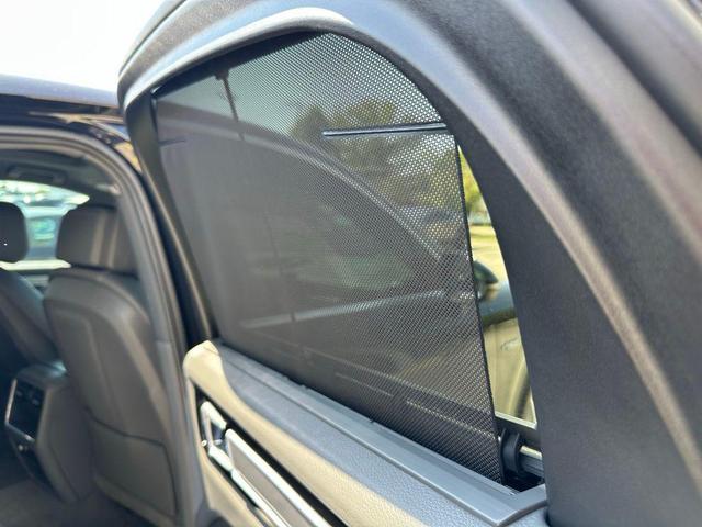 Photo of 2022 Jet Black Metallic Porsche Cayenne