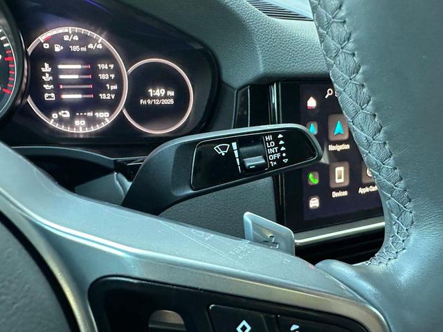 Photo of 2022 Jet Black Metallic Porsche Cayenne